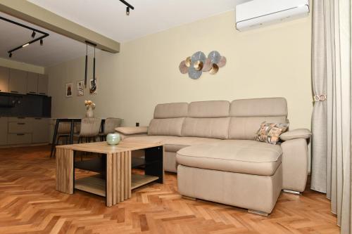 Апартамент Инфинити, Veliko Tărnovo