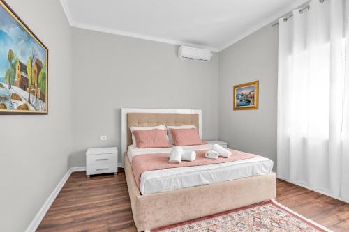 Olive & Bloom entire vila with Pool & Private Parking, Berat (zdjęcie 11)