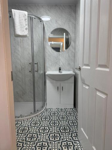 2-Bed City Apartment by Glasgow Green, Glasgow (photo 5)