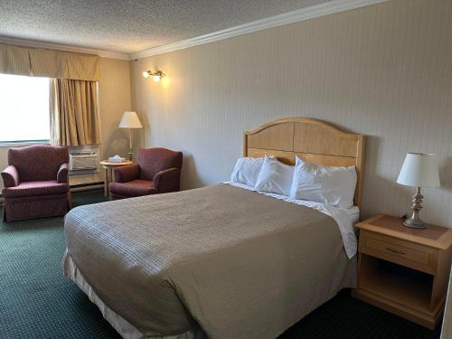 . Travelodge by Wyndam Chetwynd