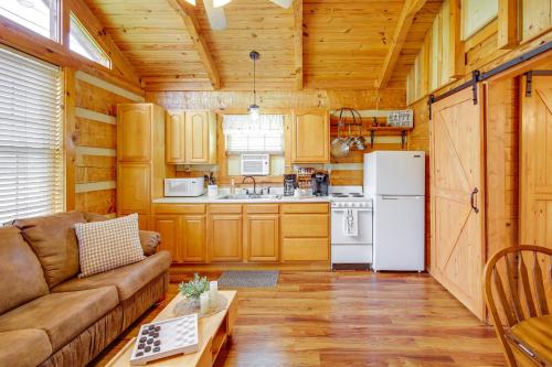 Noes Rest Wheelchair-Friendly Cherokee Lake Cabin in Bean Station, USA