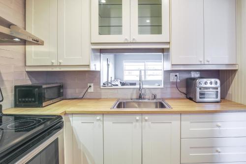 Community Pool Lauderhill Vacation Rental in Lauderhill