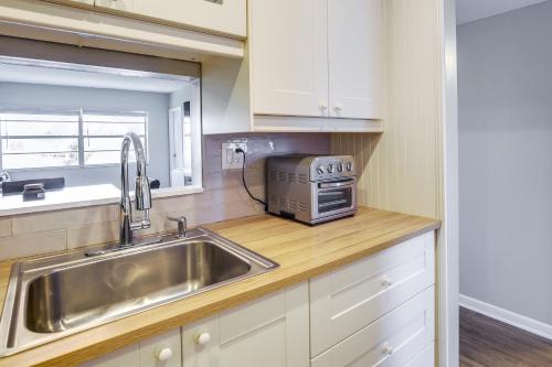 Community Pool Lauderhill Vacation Rental in Lauderhill