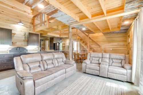 5 Mi to Lake Barkley Secluded Retreat in Kuttawa in Shelbyville