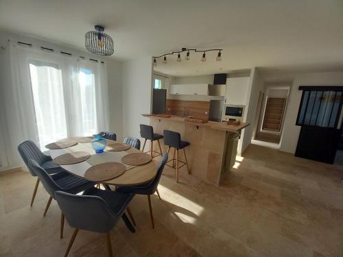 Iekārtas, Villa Césarine 4 étoiles, 8 pers, 4 chambres, piscine privée, poolhouse, clim (Villa Cesarine 4 etoiles, 8 pers, 4 chambres, piscine privee, poolhouse, clim) in Saint-Paul-Les-Fonts