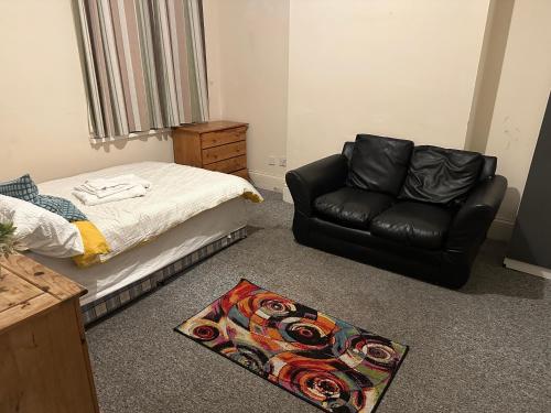 Smethwick Birmingham Cosy Spacious Bedroom - Free WiFi & Parking, Birmingham (fotografie 7)