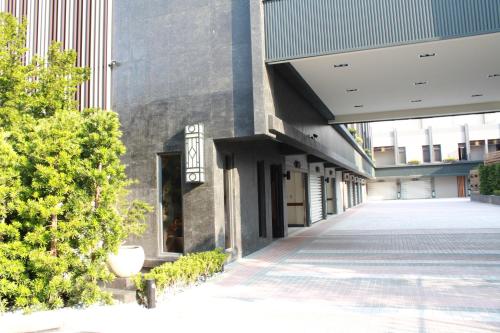 Exterior view, VeryGood Business Hotel in Huatan Township