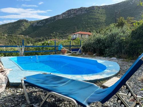 Peldbaseins, Happynest Leni, Stone House in Livadi (Tiros)