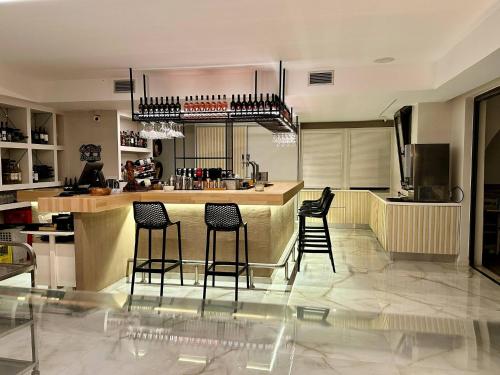 Restaurant, Castro Hotel in Gazi