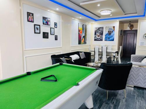 One-Bedroom Apartment image 10