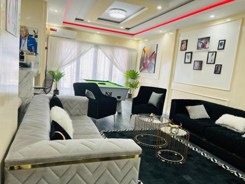 One-Bedroom Apartment image 5