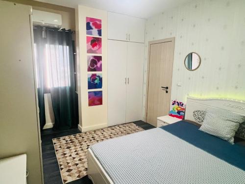 One-Bedroom Apartment image 3