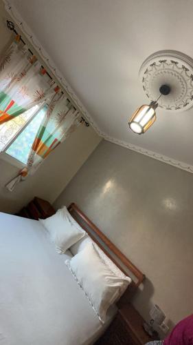 One-Bedroom Apartment image 1