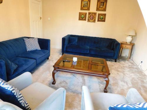 Spacious 3 Bed Family Friendly Home with Garden & Parking Sleeps 6 & Baby Near Glasgow City, Glasgow (Foto 2)
