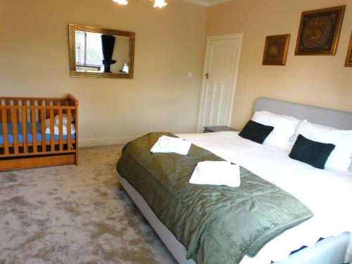 Spacious 3 Bed Family Friendly Home with Garden & Parking Sleeps 6 & Baby Near Glasgow City, Glasgow (Foto 7)