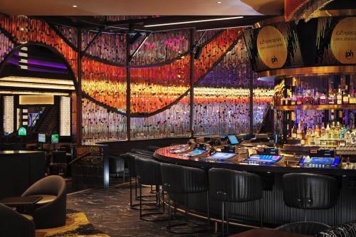 Planet Hollywood Resort & Casino by Suiteness - image 7