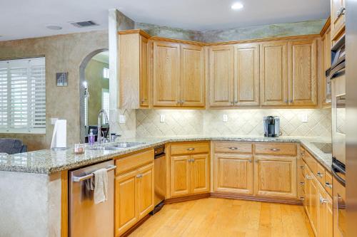 5 Mi to Dtwn Modesto Family Home with Patio! in Sisk