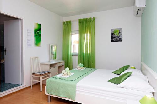 Apartments with a parking space Vodice - 16543 - image 3
