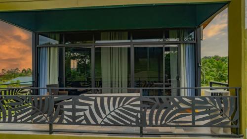 Paraiso Lima -Luxury King Suite with Private Jacuzzi Balcony-5 min to La Fortuna, Fortuna (photo 4)