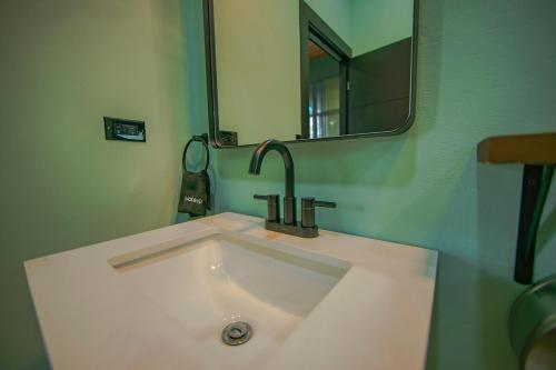 One-Bedroom Villa image 1