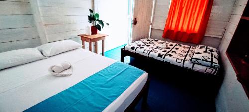 2 double beds