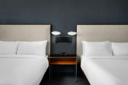 Large Queen Room