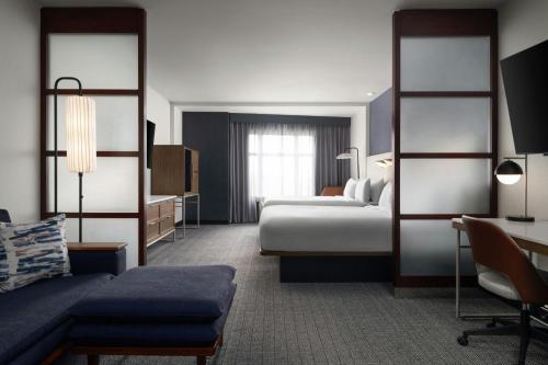 Large Queen Room