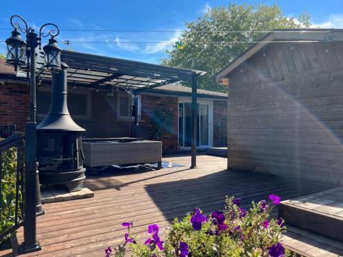 المرافق, Bright Lake Cottage with Pool and Hot Tub in فورا ايري