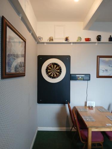 The White Hart 3