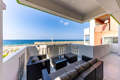 Surrounding environment, SUNSETCHURAー海が見える宿ーA relaxing moment in Kadena