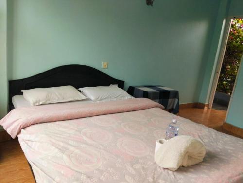 Double or Twin Room with Private Bathroom image 3