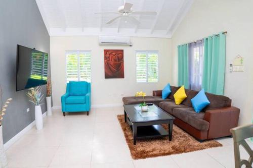 Patogumai, Tropical 3 Bedroom Villa - Ocho Rios in Plantation Village