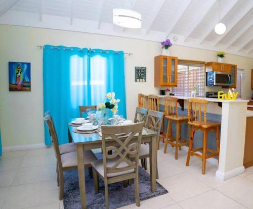 Patogumai, Tropical 3 Bedroom Villa - Ocho Rios in Plantation Village