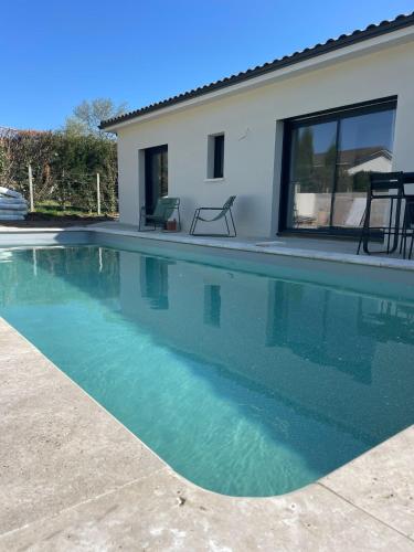 Maison piscine Creysse Dordogne