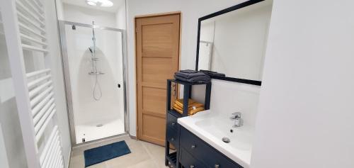 Appartement tout confort avec balcon et coin terrasse in Allemont