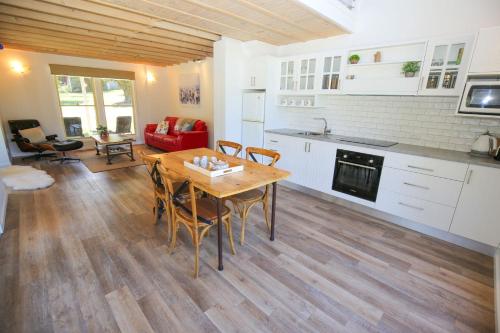 Abby's Cottage - Cosy couples retreat in Wandiligong