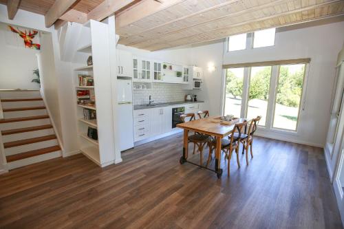 Abby's Cottage - Cosy couples retreat in Wandiligong