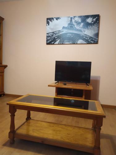 Létesítmények, La Niña (La Nina) in Tineo