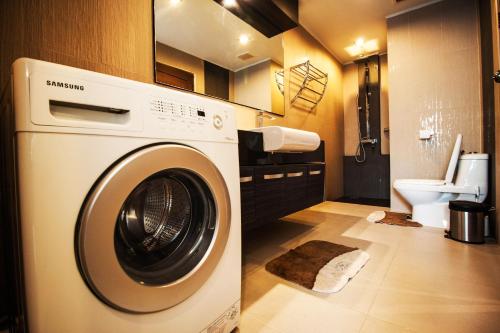 Hyde Park Residence by Pattaya Sunny rentals - image 2