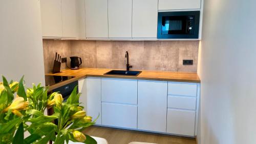 Lootsi Haven - Modern City Apartment with Free Parking, Tallin (foto 4)