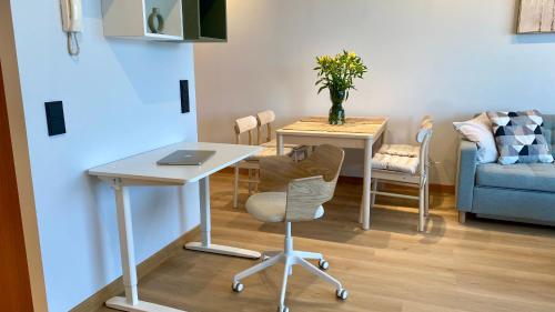 Lootsi Haven - Modern City Apartment with Free Parking, Tallin (foto 9)