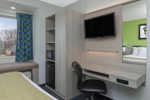Microtel Inn by Wyndham Lake Norman - image 2