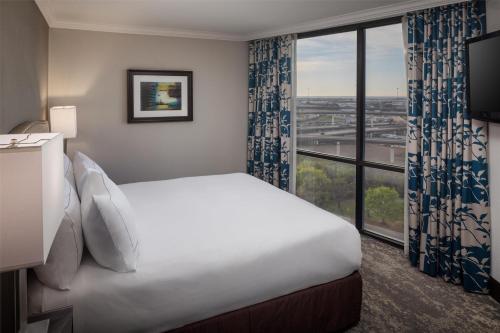 Hilton Arlington - main image