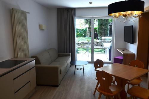 Suite, deluxe, junior