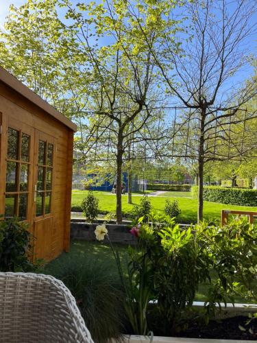 Volendam Lakeside Retreat - 20 min from Amsterdam in Edam-Volendam