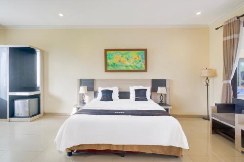 Deluxe Suite room in Hotel O Bogor near Taman Safari formerly Ken Raudhah Inn
