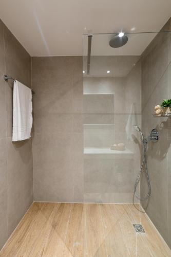 Superior Double or Twin Room with Sea View image 7