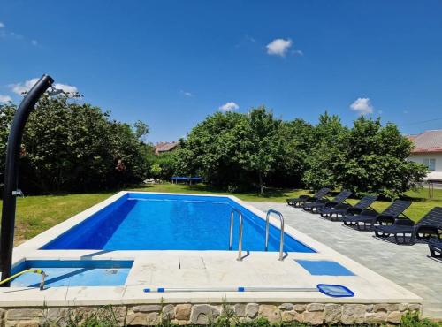 泳池, Holiday Home Dugo Selo M&A in 科汀