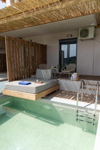 Deluxe Double or Twin Room with Pool Access