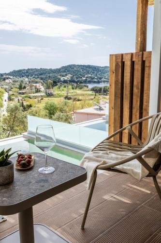 Suite with Private Pool image 9